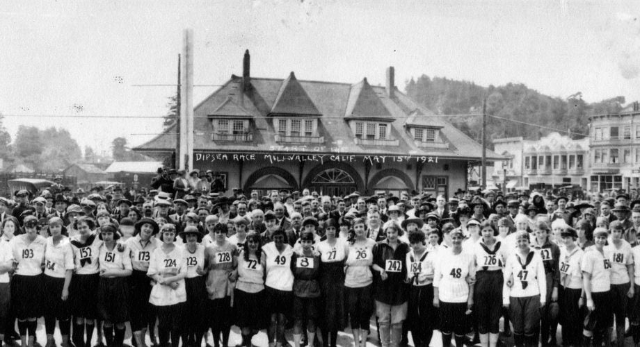 Women's Dipsea 100-Year Tribute Hike